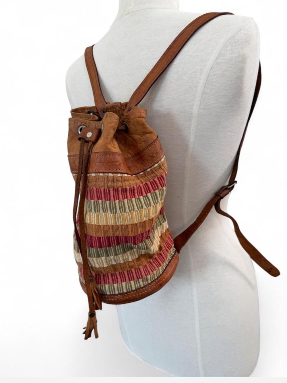 Vintage 70s Leather & Woven Tapestry Cinch Bucket Backpack - Picture 2 of 8